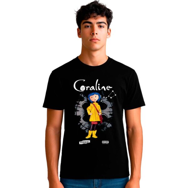 Playera Coraline Botón Hombre